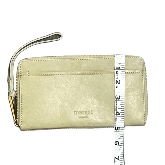 Margot New York Gabby large khaki green leather zip-around wallet wristlet - Picture 11 of 12